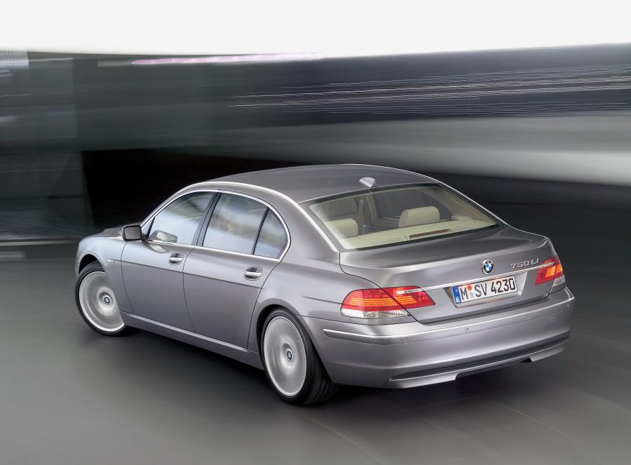  BMW 750Li (E66) 2005 года  (WW) (фото 23 из 41)